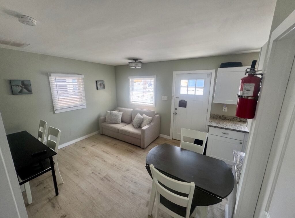 2 BR Screen Door Cottage