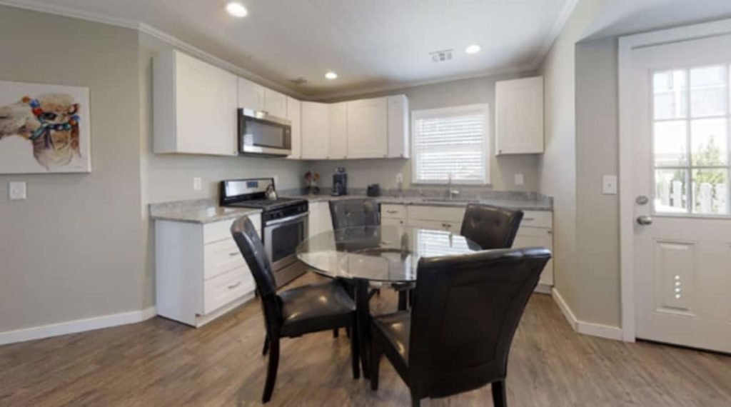 3 BR Candy Apple Cottage