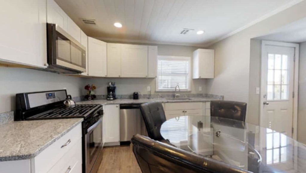 3 BR Candy Apple Cottage