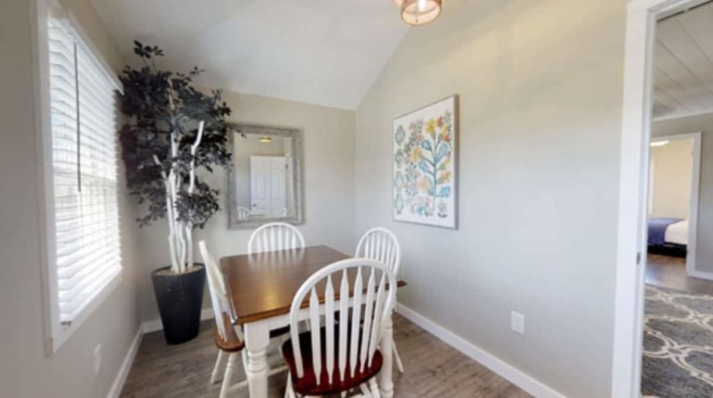 3 BR Candy Apple Cottage